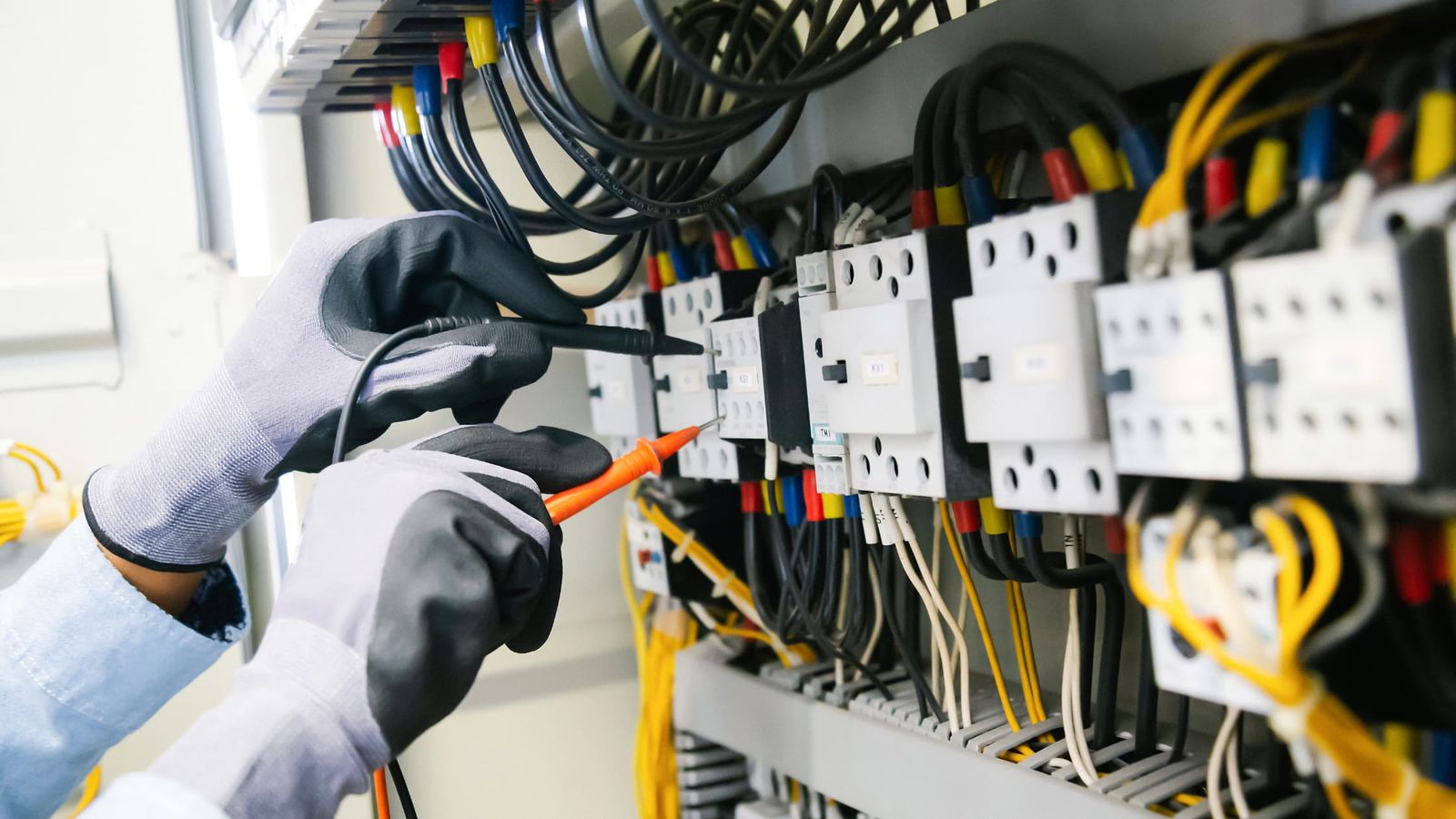 ¿Qué es la tensión eléctrica?